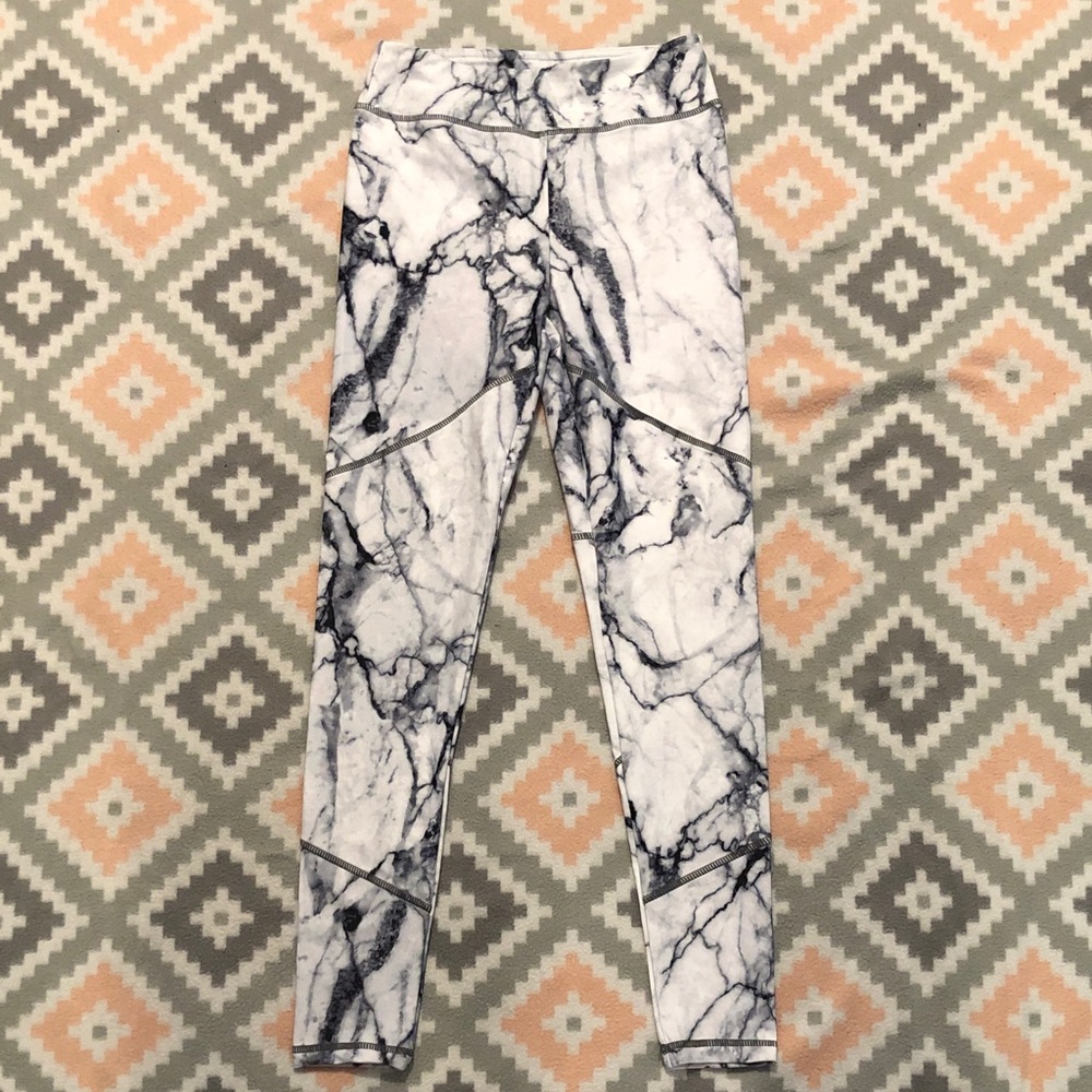 Women’s Black&White Marble Print 7/8 Leggings Size Small